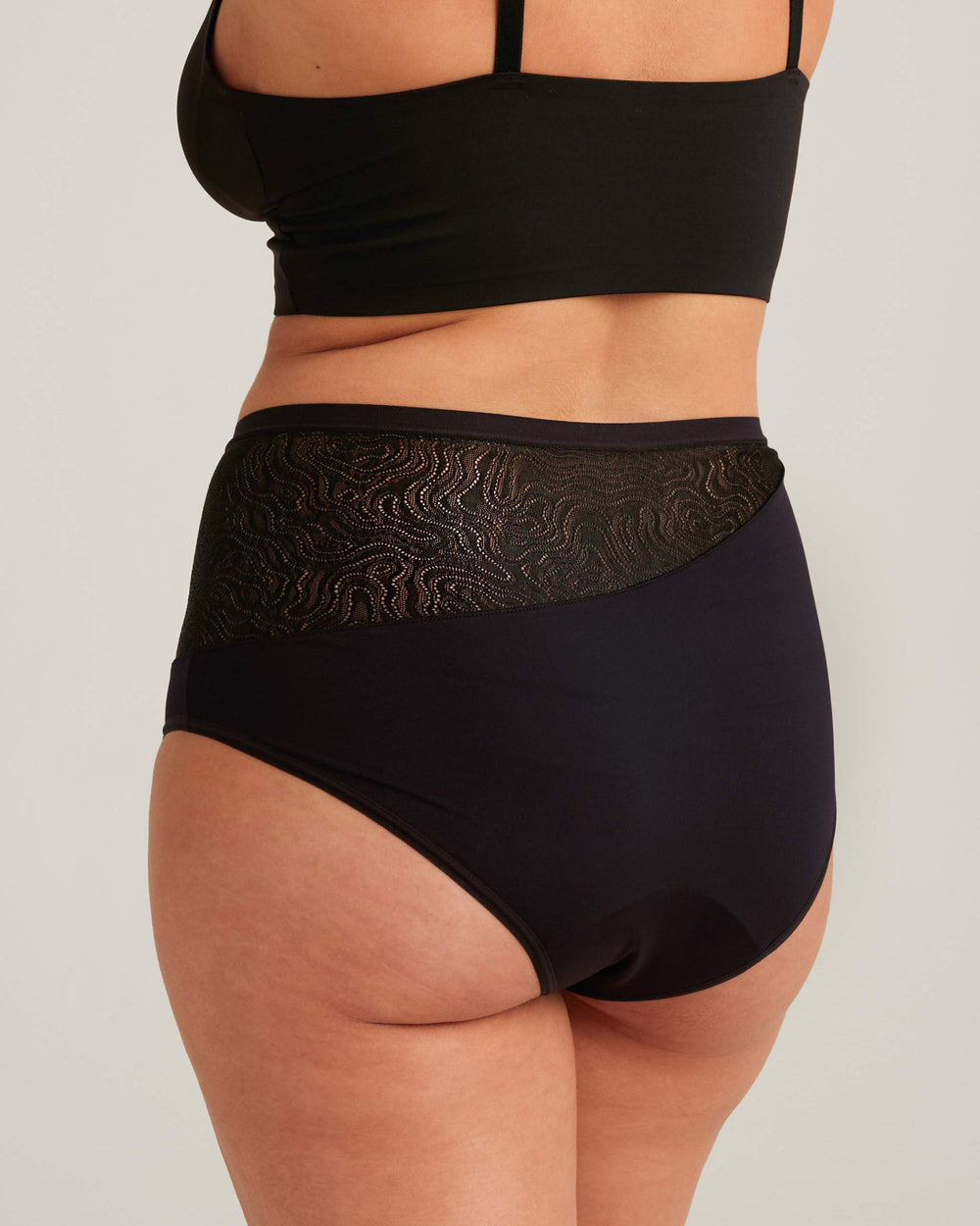Leakproof Lace High Waist in black | Saalt