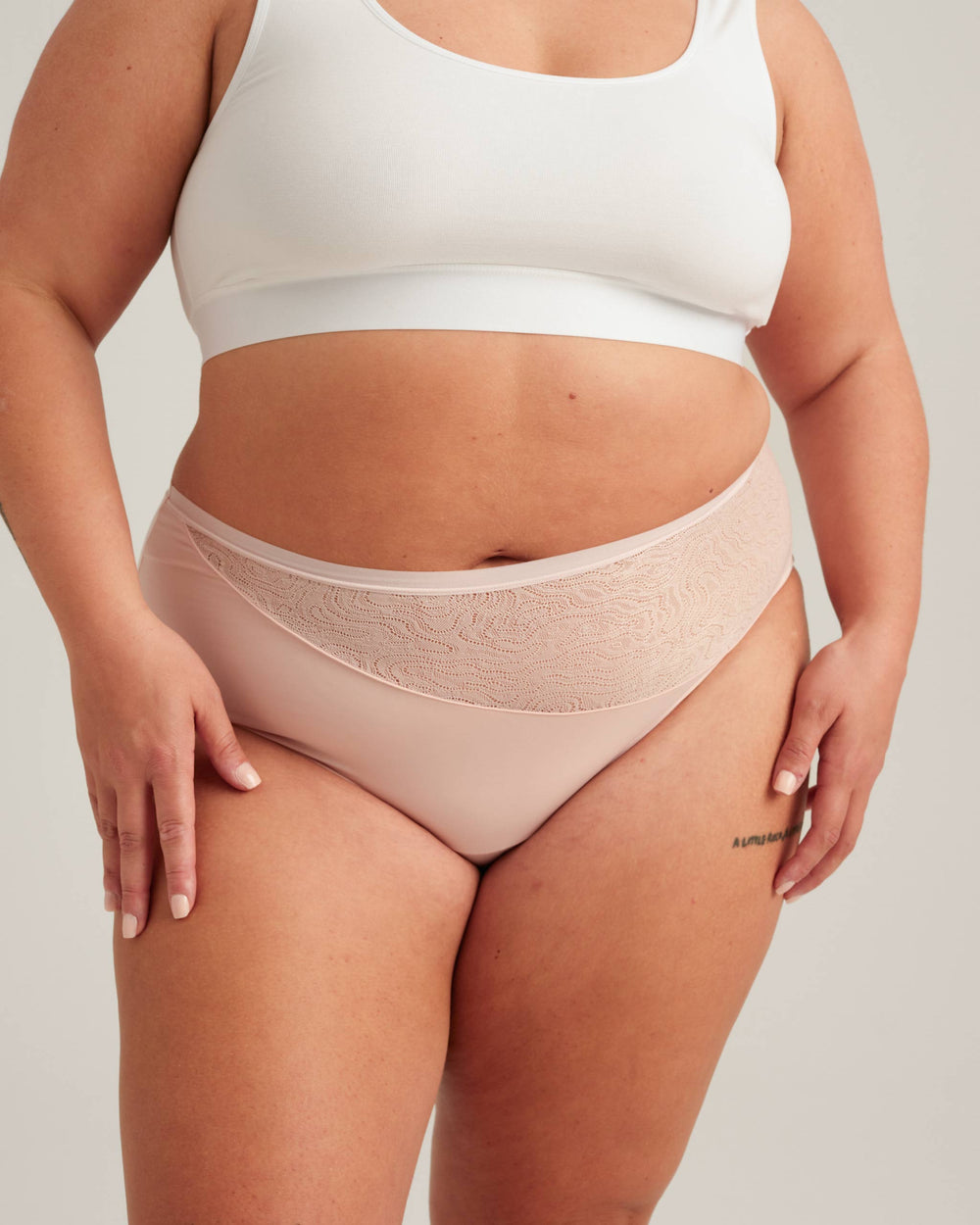 Leakproof Lace High Waist in black | Saalt