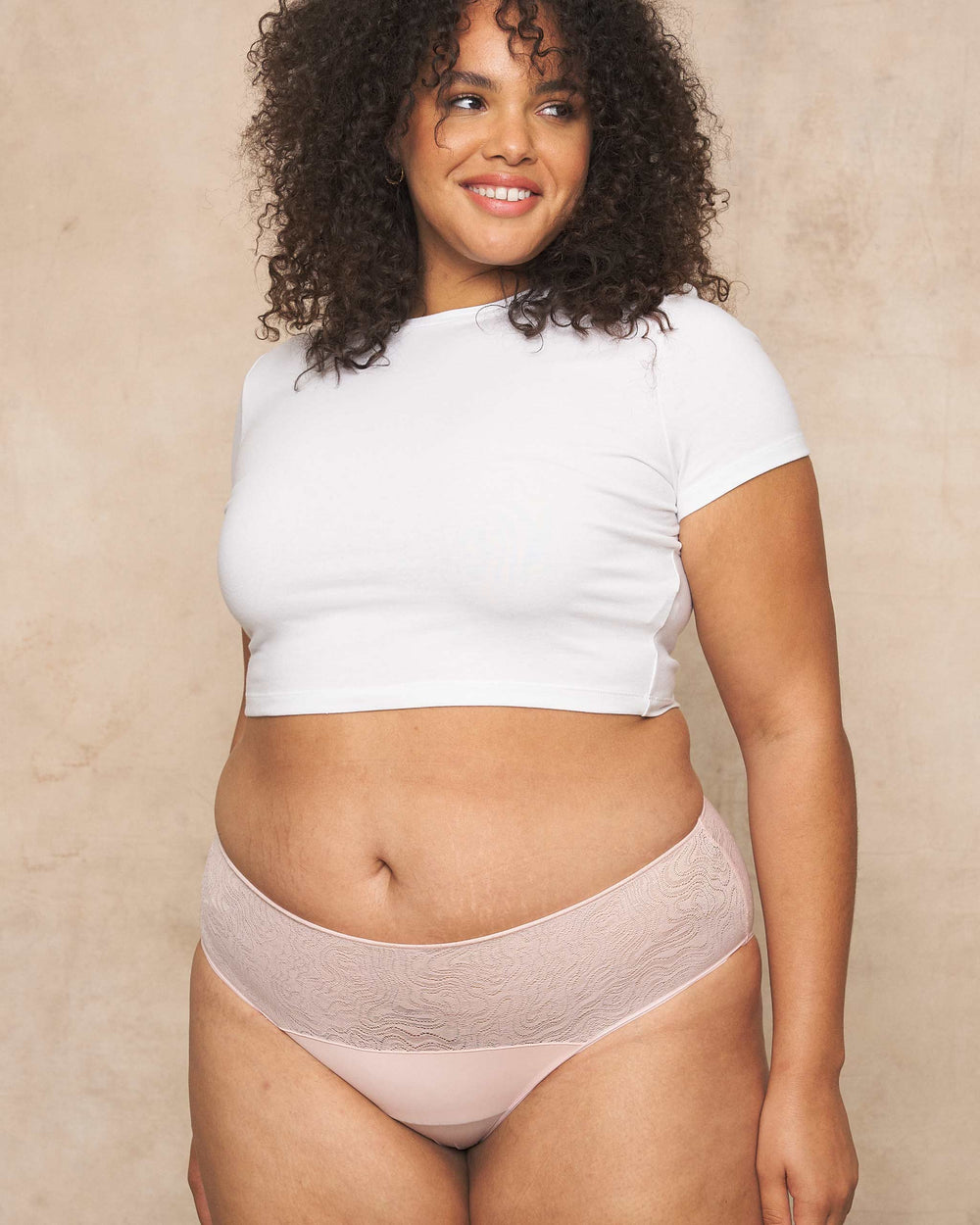 Leakproof Lace Hipster in black | Saalt