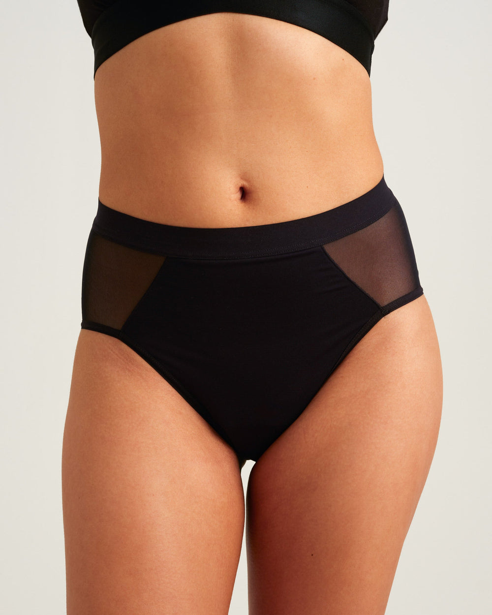 Leakproof French Cut High Waist in black | Saalt