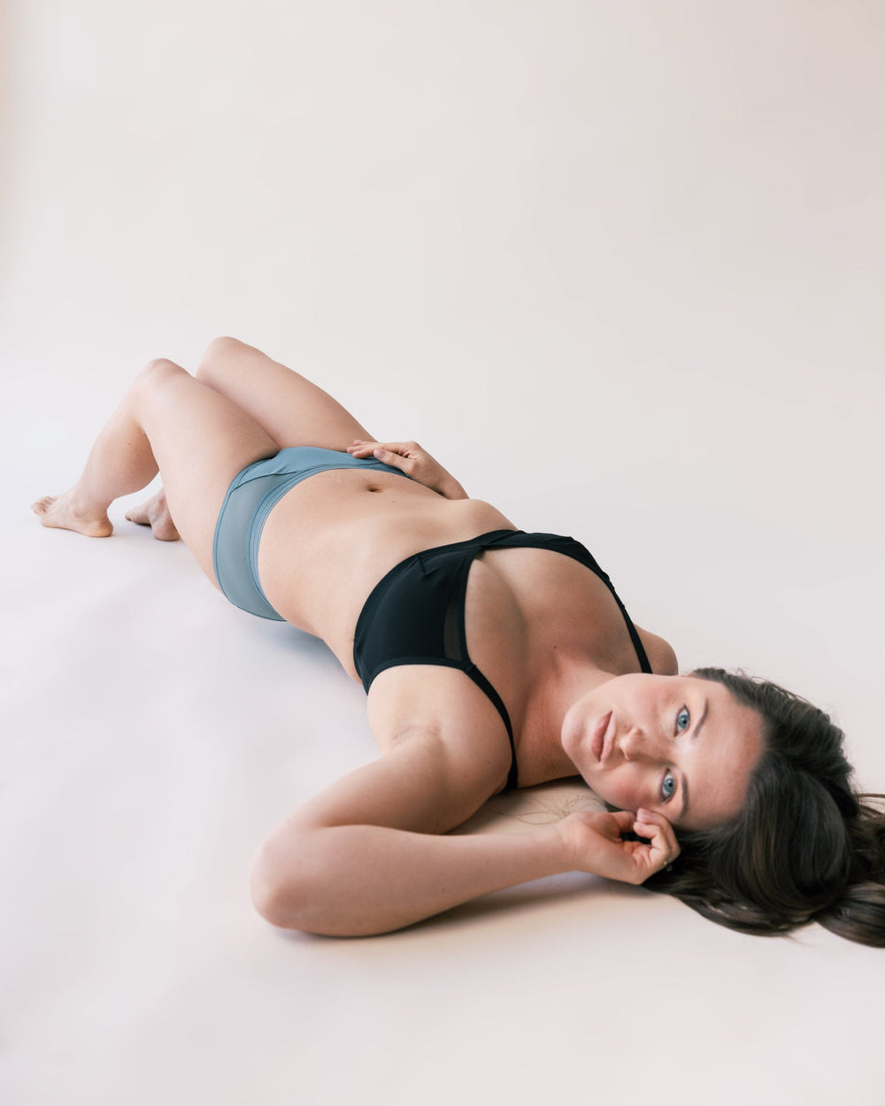 Leakproof Mesh Hipster in black | Saalt