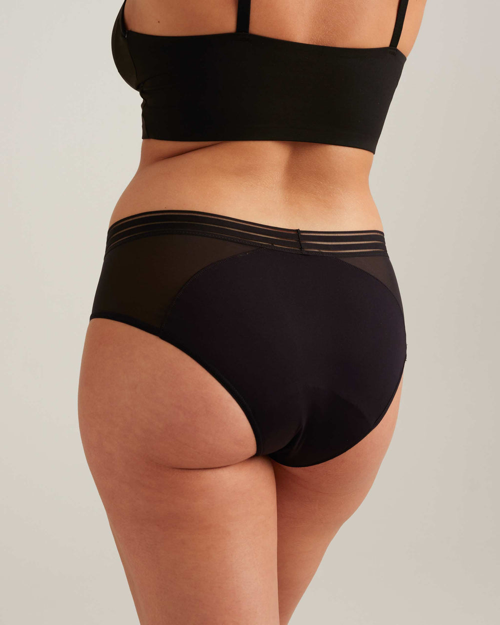 Leakproof Mesh Hipster in black | Saalt