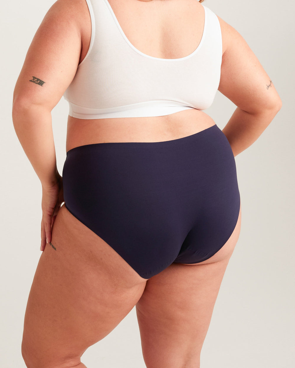 Leakproof Seamless High Waist in black | Saalt