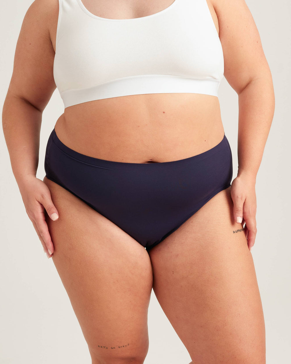 Leakproof Seamless High Waist in black | Saalt