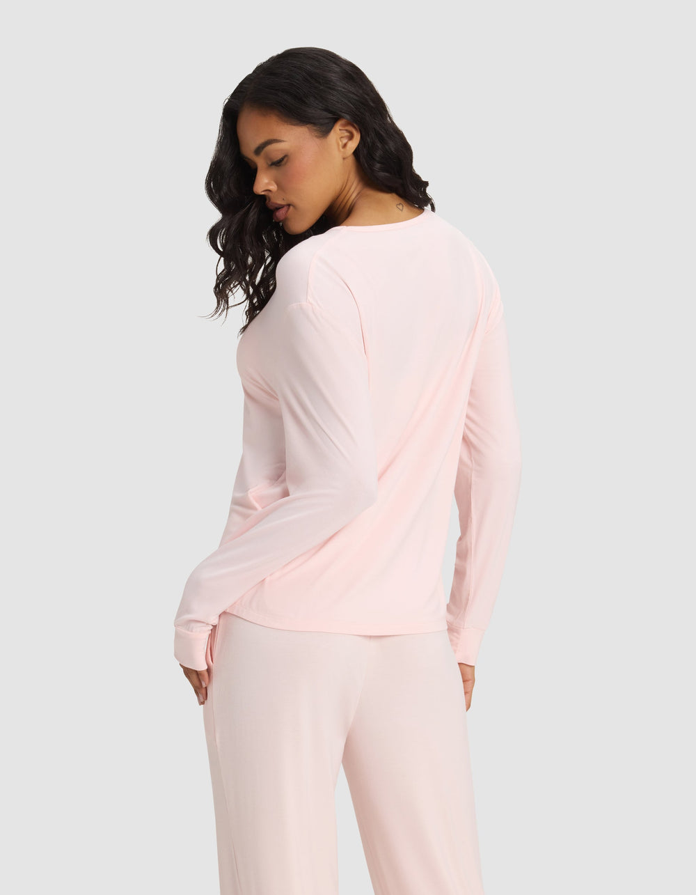 Women's Bamboo Stretch-Knit Long Sleeve Lounge Tee in black | Cozy Earth