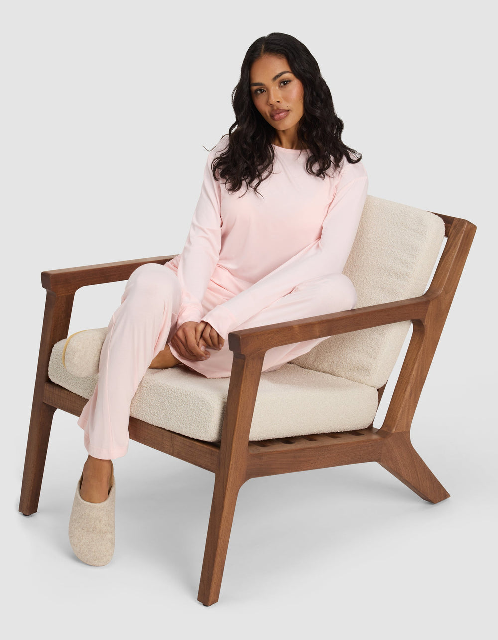 Women's Bamboo Stretch-Knit Long Sleeve Lounge Tee in black | Cozy Earth
