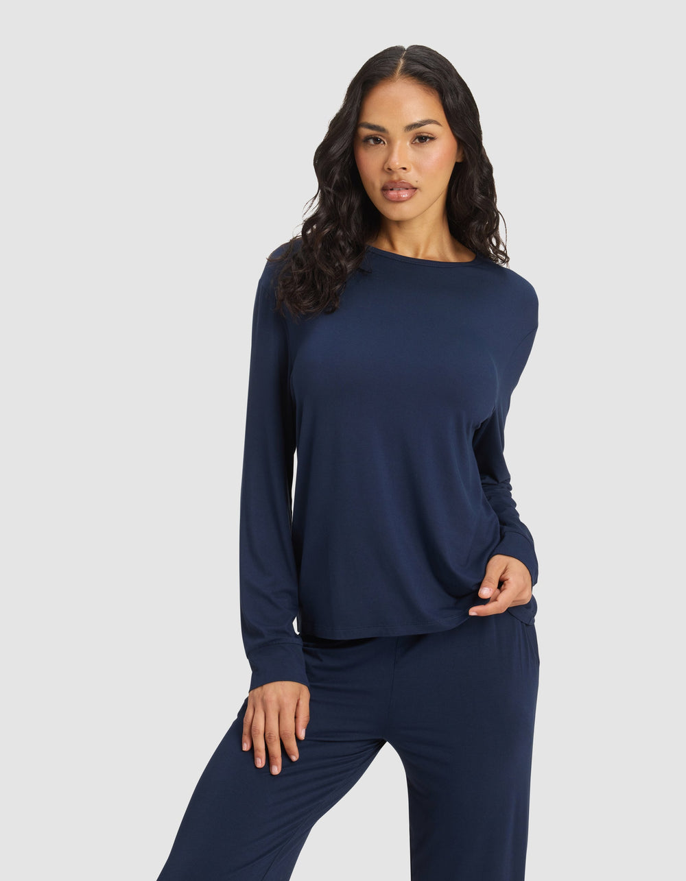 Women's Bamboo Stretch-Knit Long Sleeve Lounge Tee in black | Cozy Earth