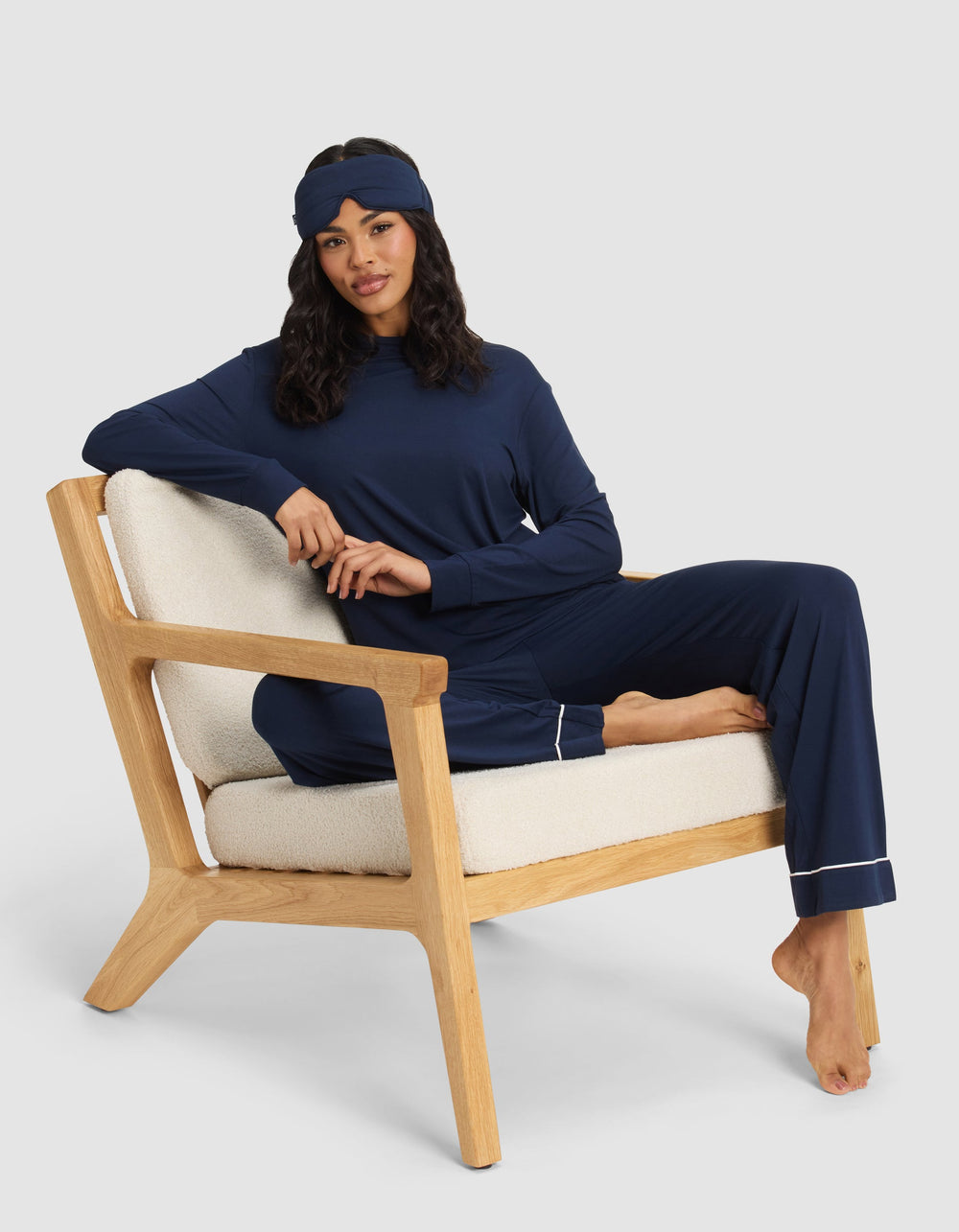 Women's Bamboo Stretch-Knit Long Sleeve Lounge Tee in black | Cozy Earth