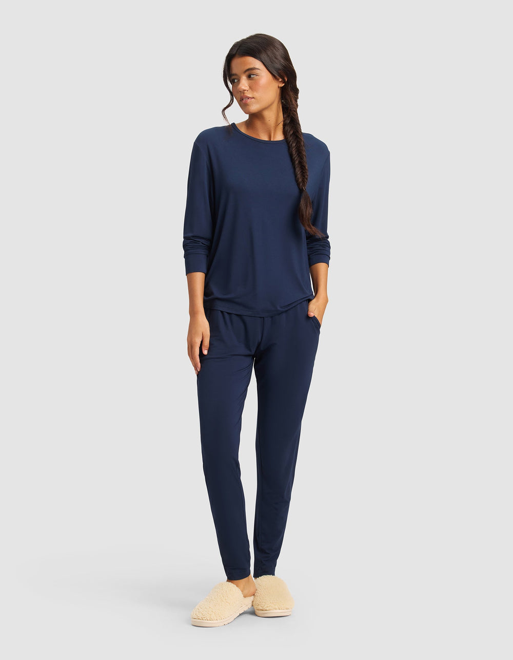 Women's Bamboo Stretch-Knit Tapered Pant in blue | Cozy Earth