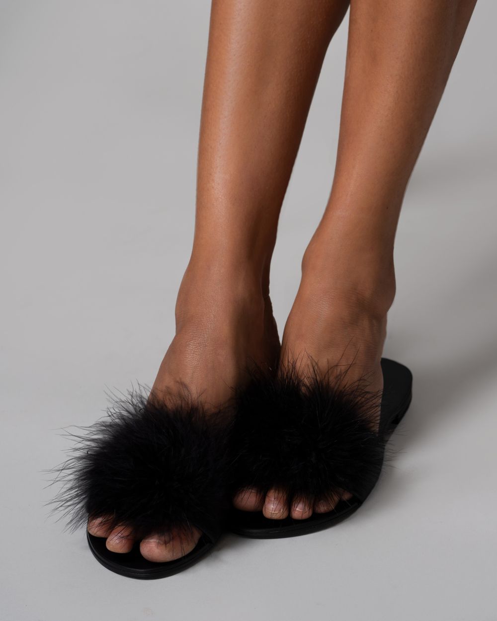 Le Petit Trou Jacqueline Slip-On in black