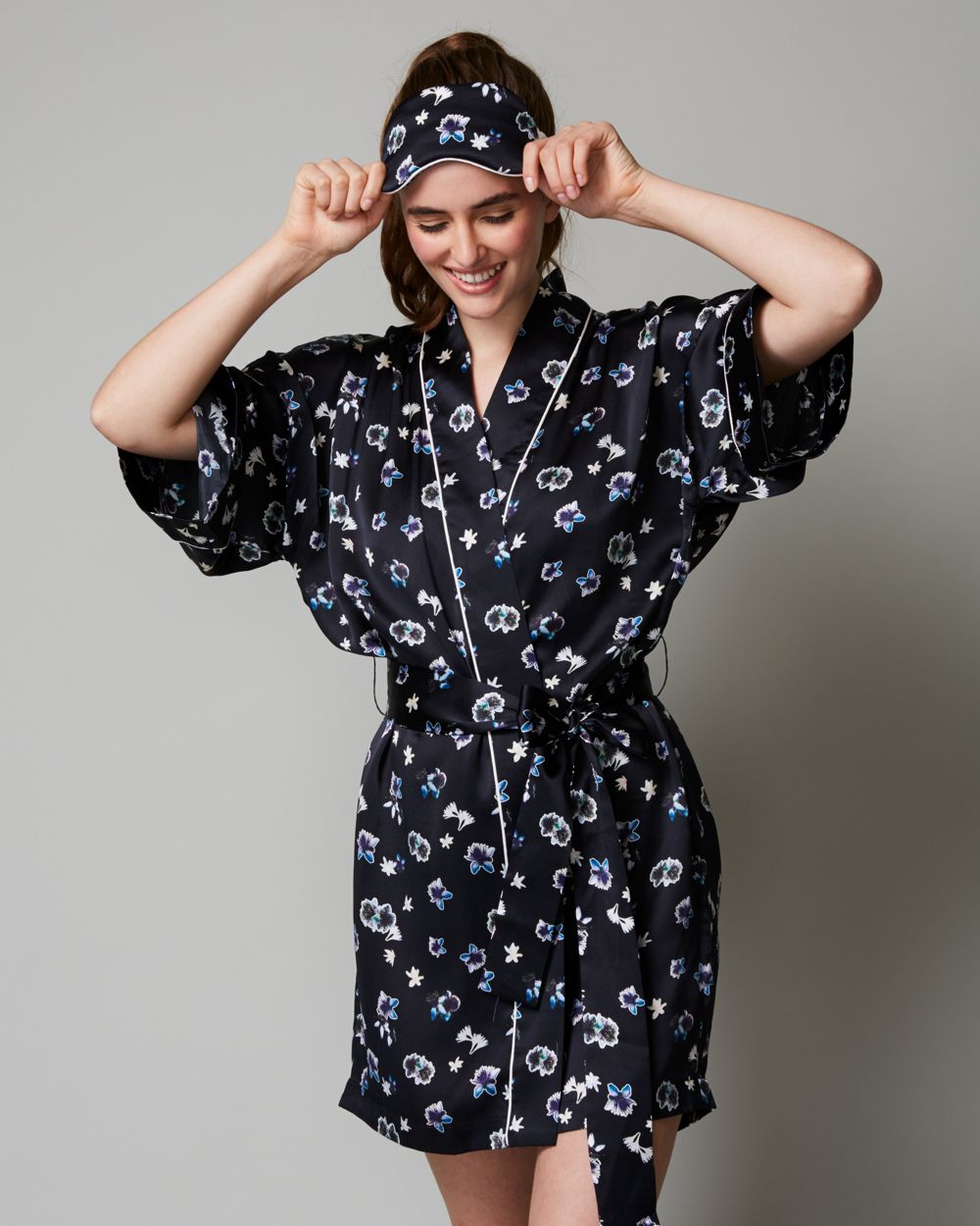 Violet & Wren Night Flower Piped Kimono in blue