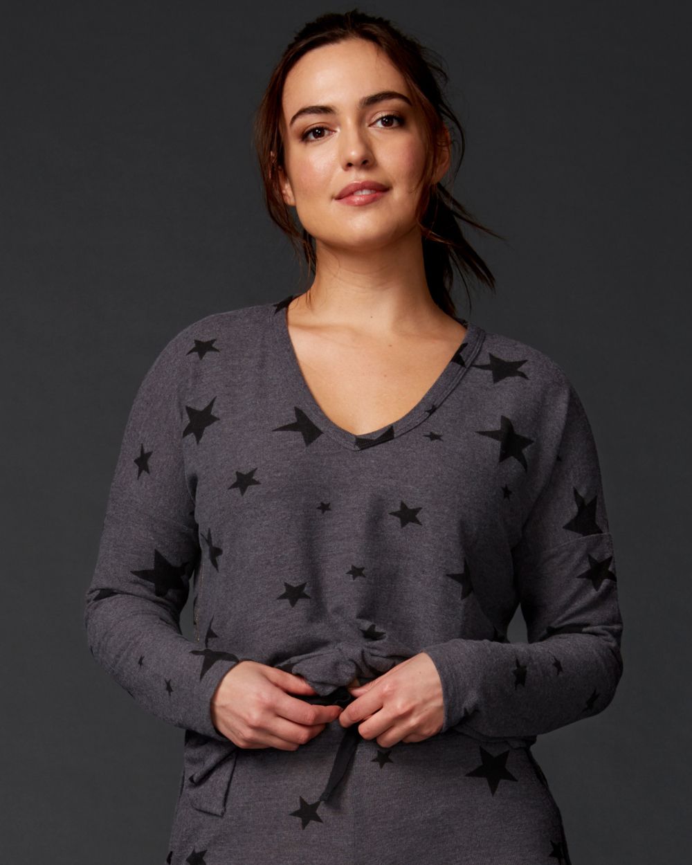 Sundry Star Print V Neck Easy Sweater in gray