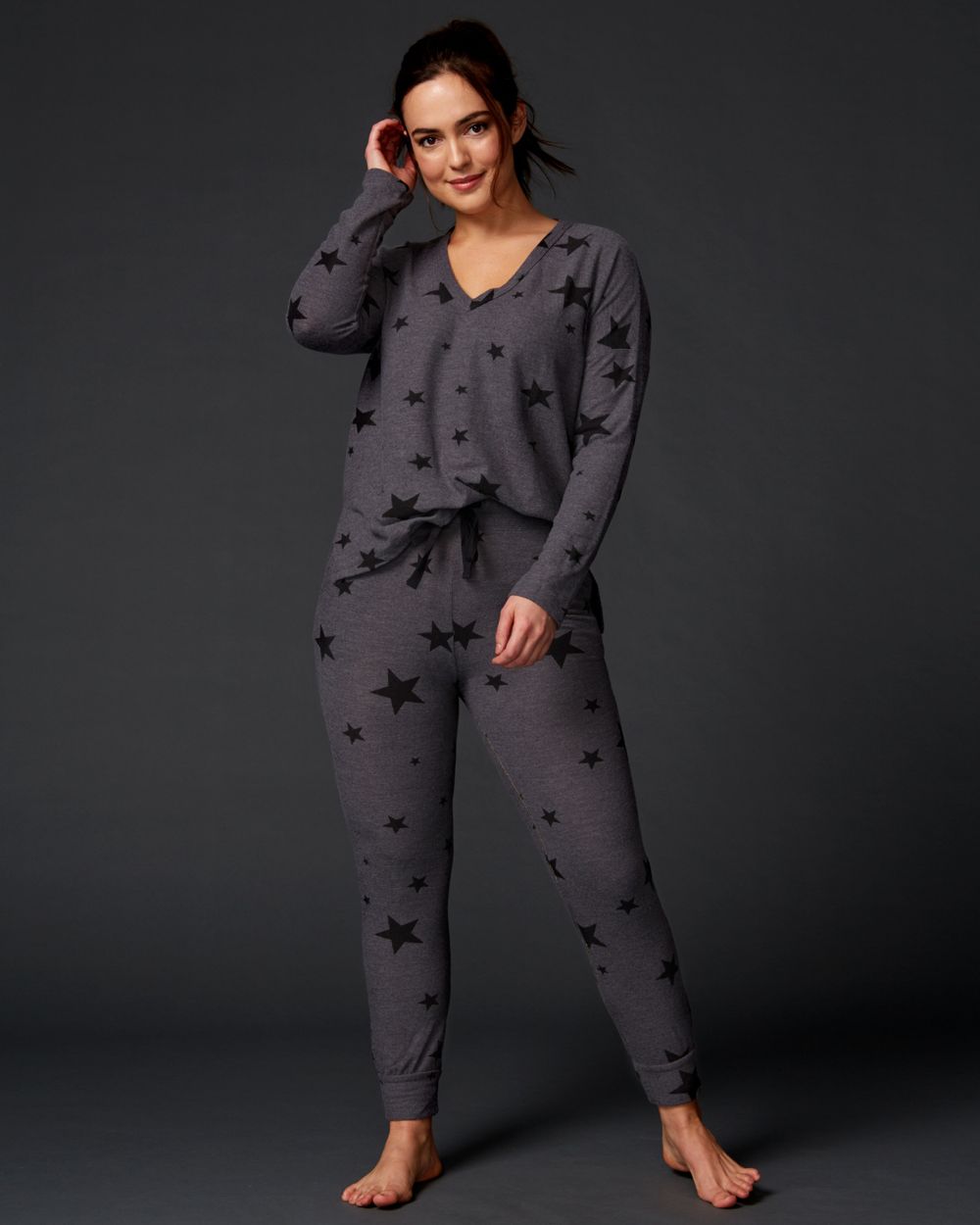 Sundry Star Print V Neck Easy Sweater in gray