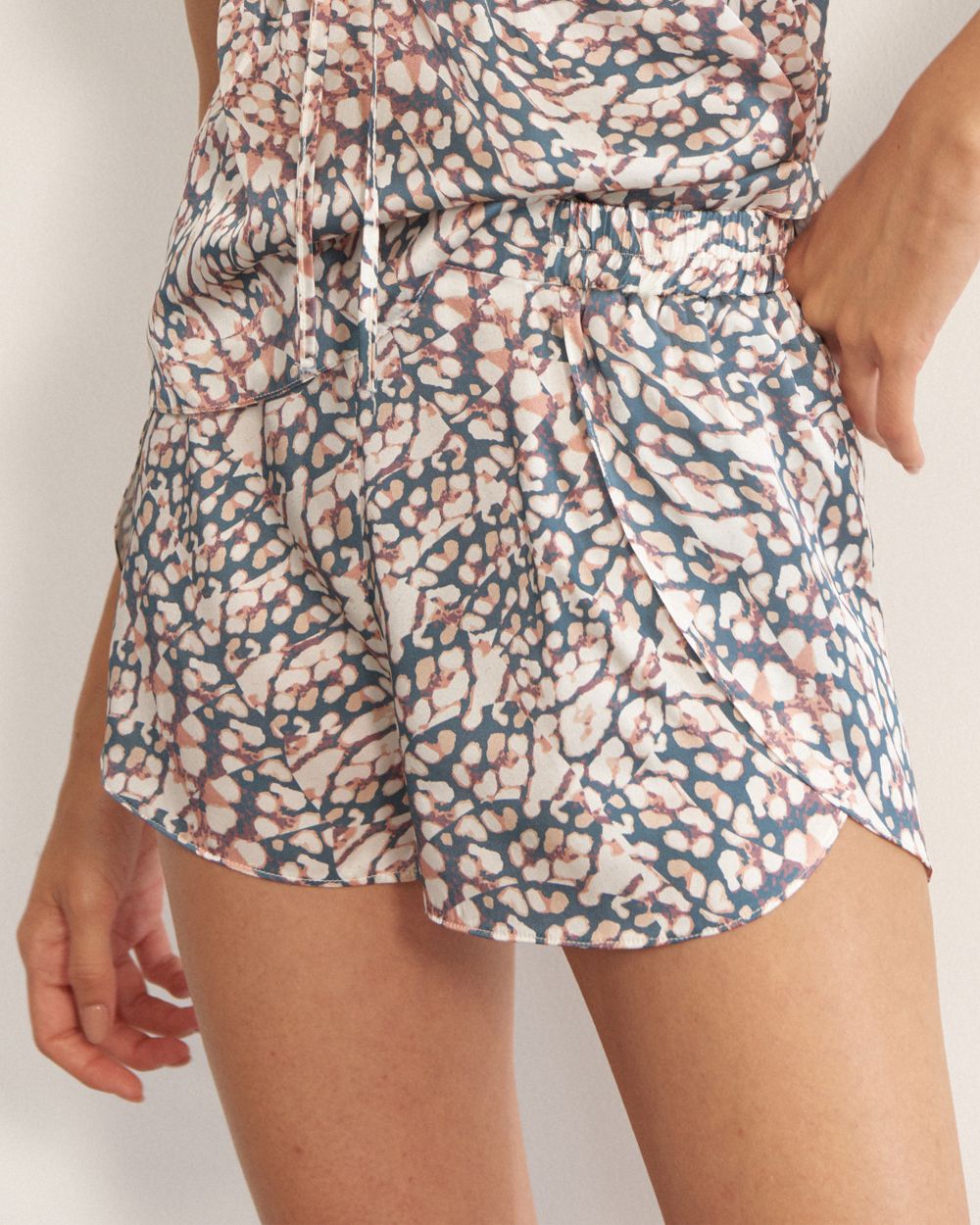 Else Marble Silk Shorts in white