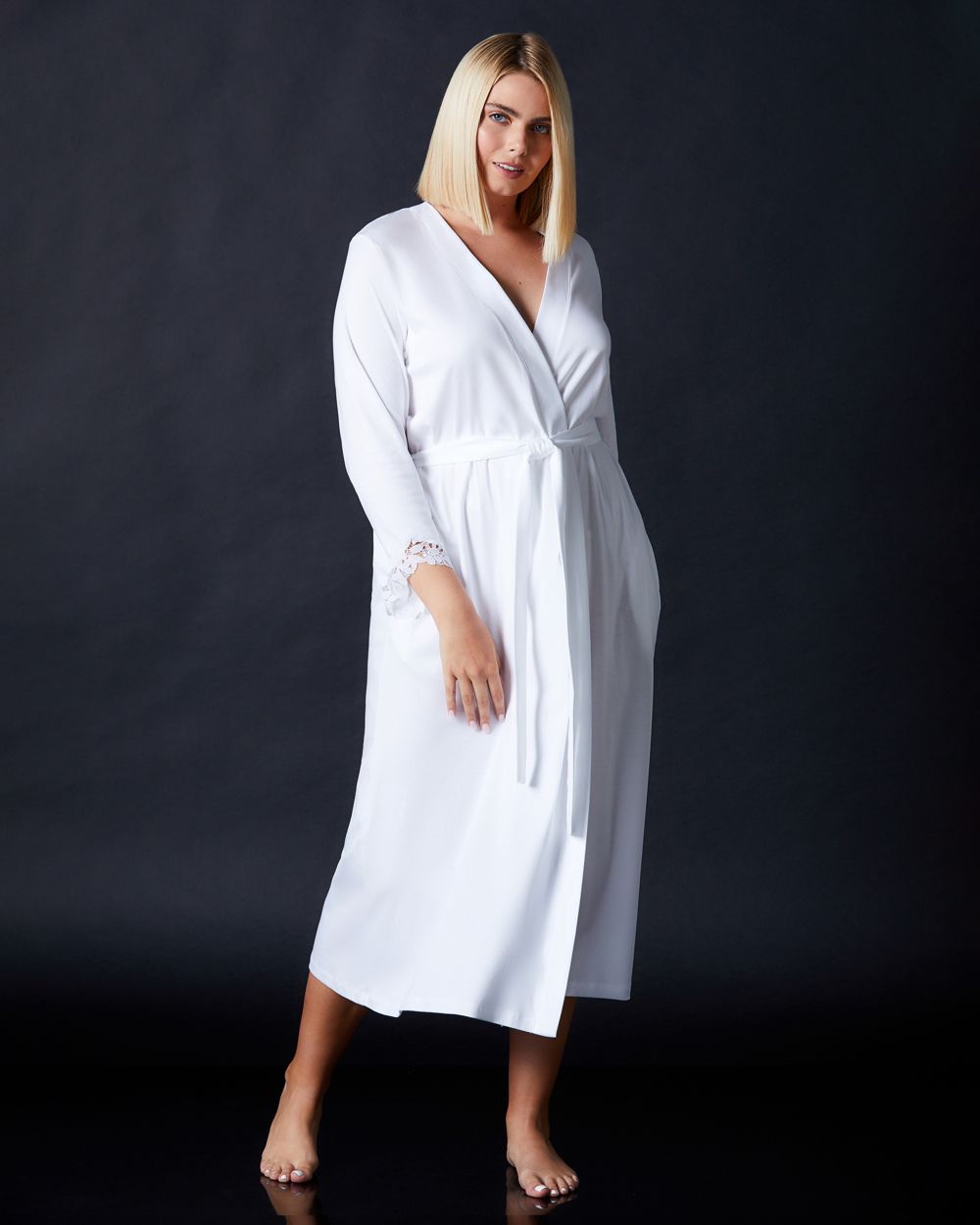 Hanro Dorea Long Robe in white