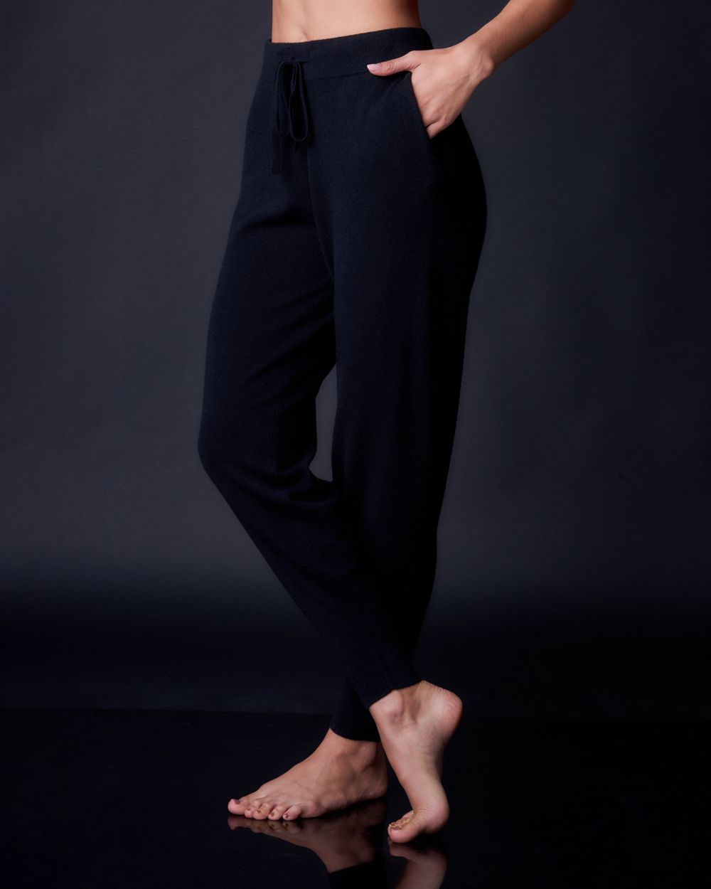 Arlotta Cashmere Jogger in black