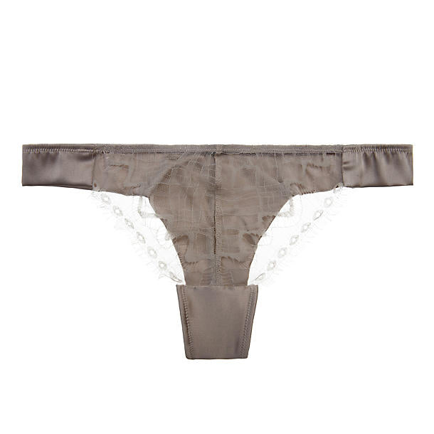 Curriculum Vitae Black Widow Ariel Thong